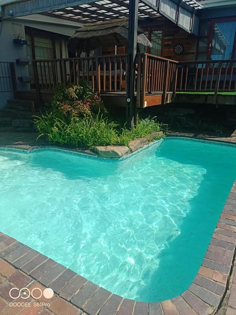 Day, Swimming pool