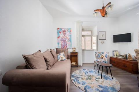 TV and multimedia, Living room, Evening entertainment