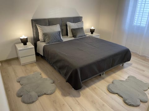 Bed, Balcony/Terrace, Bedroom