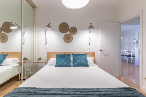Bed, Photo of the whole room, Bedroom, wardrobe