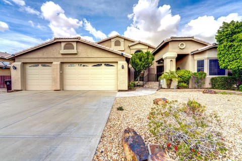 Pool and Hot Tub Home Near Peoria Sports Complex! House in Glendale