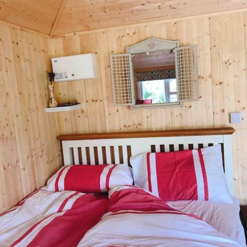 Cosy Private Cabin with parking in good location Cabin in Oxford