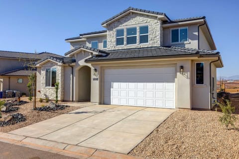 Washington Home with Mtn Views, Near Hiking! House in Washington