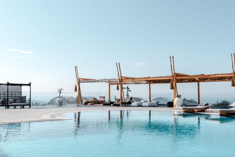 Day, Swimming pool