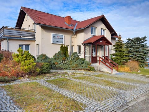 Property building, Spring, Day, Garden