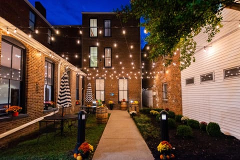 Property building, Facade/entrance, Night, Neighbourhood, Garden, Business facilities, Decorative detail, Evening entertainment, Autumn, Garden view, Street view, Area and facilities, Inner courtyard view
