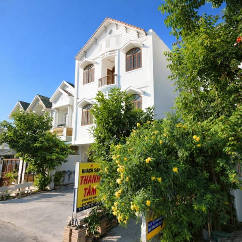 Property building, Day