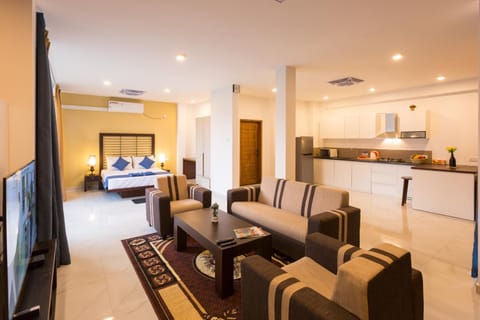 Kitchen or kitchenette, Bedroom