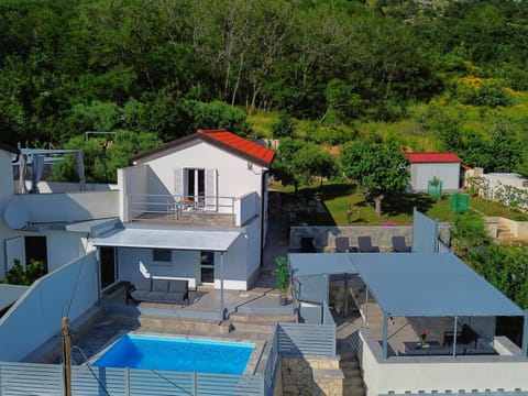 Property building, Pool view, Swimming pool