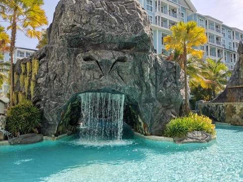 Nearby landmark, Natural landscape, Pool view, Swimming pool