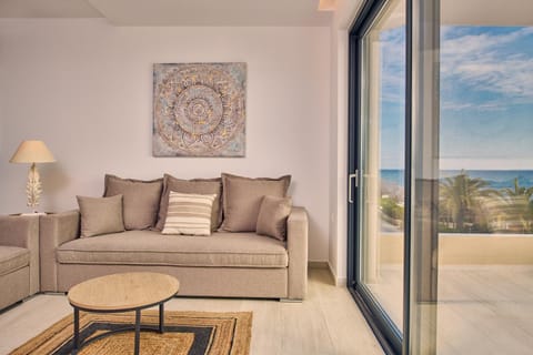 Balcony/Terrace, Living room, Seating area, Sea view