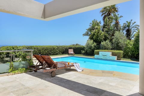 Camps Bay Sunsets - Villa with magnificent views Villa in Camps Bay