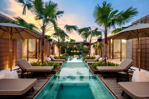 Pool view, Swimming pool, sunbed