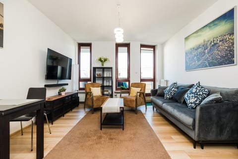 Bed, TV and multimedia, Living room, Seating area