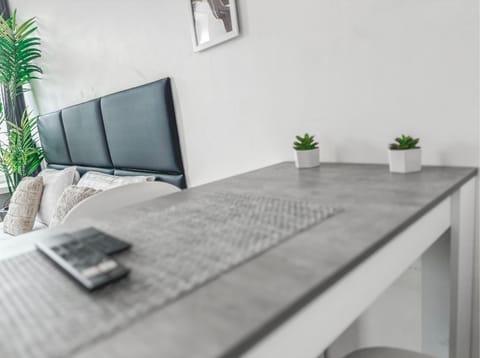 Bed, Seating area, Bedroom