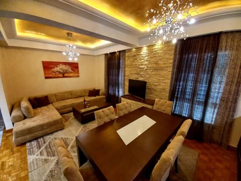Communal lounge/ TV room, TV and multimedia, Living room, Seating area, Evening entertainment