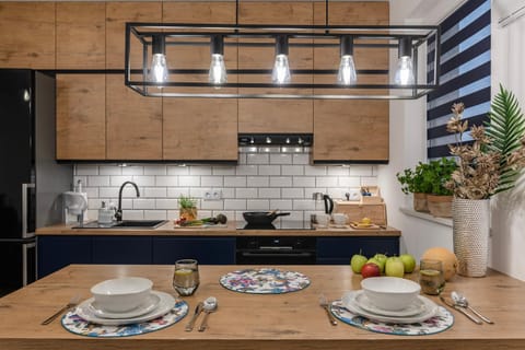 Kitchen or kitchenette, Dining area, pet friendly, stove