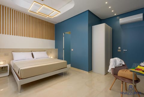 Bed, Photo of the whole room, Bedroom, wardrobe, air conditioner