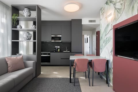 Communal lounge/ TV room, TV and multimedia, Living room, Seating area