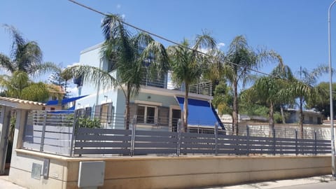 Property building, Day