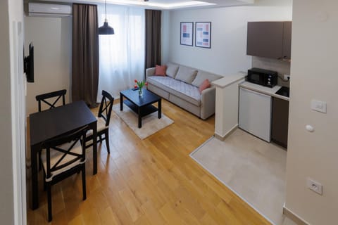 Black & White Apartment Apartment in Vojvodina
