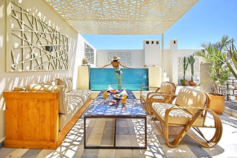 Balcony/Terrace, Seating area, Swimming pool