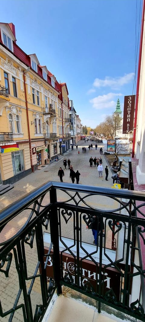 Balcony/Terrace, City view, Street view