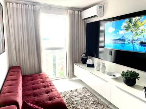 Communal lounge/ TV room, TV and multimedia, Living room, Evening entertainment, air conditioner