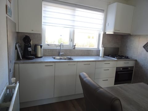 Kitchen or kitchenette, dishwasher, pet friendly, stove