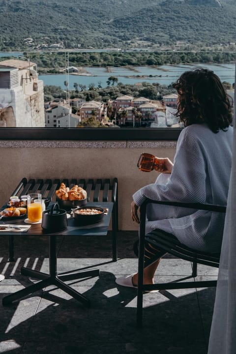 View (from property/room), Balcony/Terrace, City view, Sea view