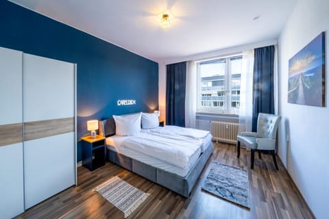 Photo of the whole room, Bedroom, wardrobe
