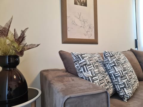 Living room, Decorative detail, Seating area