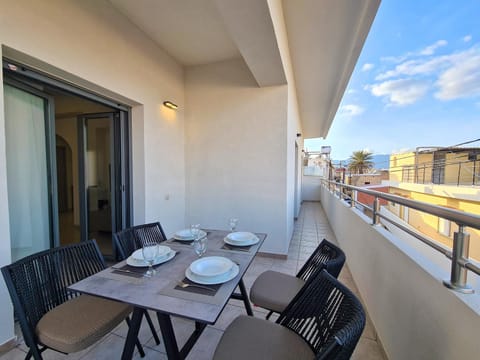 Patio, View (from property/room), Balcony/Terrace, Seating area, Dining area