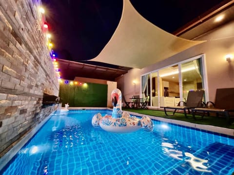 Night, Pool view, Swimming pool, sunbed