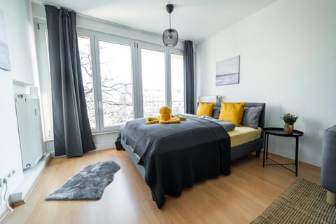 Bed, Photo of the whole room, Bedroom, internet