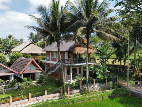 Property building, Natural landscape, Garden view