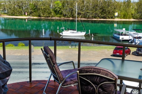 Patio, Lake view