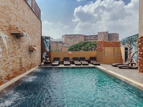 Swimming pool, sunbed