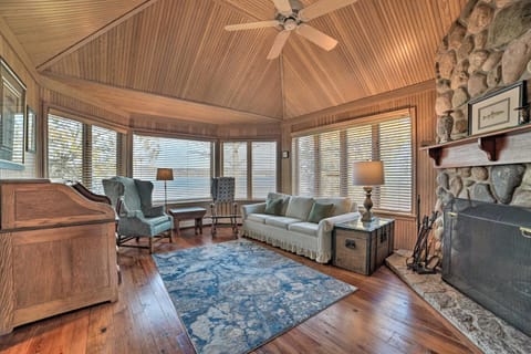 2 Living Areas, Tennis! Waterfront Suttons Bay Gem House in Suttons Bay