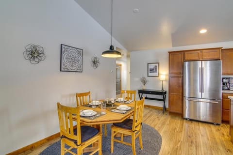 Cozy Belgrade Home Near Skiing, Hiking and Airport! House in Belgrade