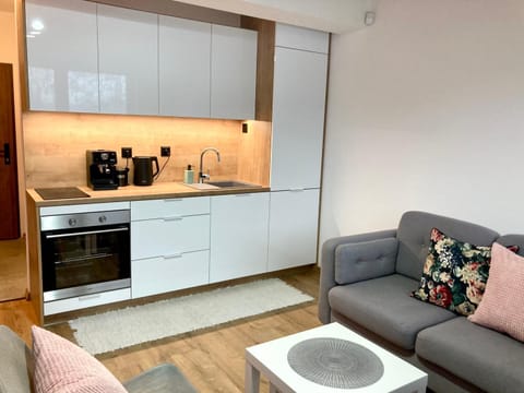 Coffee/tea facilities, Kitchen or kitchenette, Living room, Seating area, pet friendly, stove, toaster