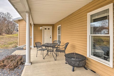 Lovely Finger Lakes Vacation Home Near Seneca Lake House in Seneca Lake