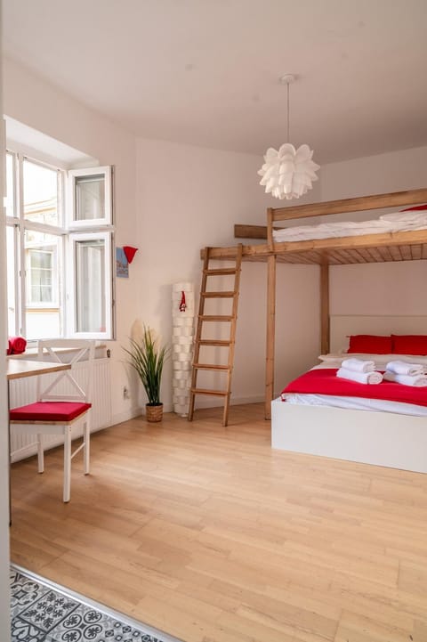 Bed, Bedroom, bunk bed