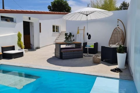 Balcony/Terrace, Swimming pool