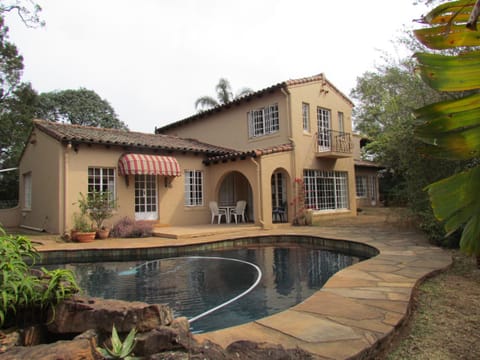 Property building, Garden, Swimming pool