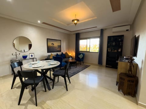 TV and multimedia, Living room, Seating area, Dining area, air conditioner, air conditioner