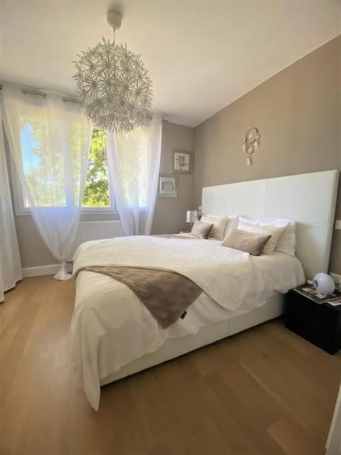 Villa paisible avec piscine privative House in Provence-Alpes-Côte d'Azur