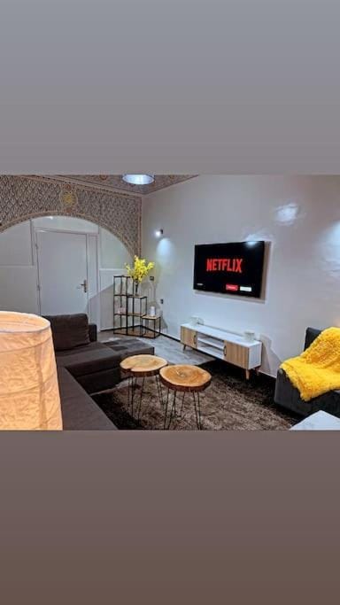 TV and multimedia, Living room, Dining area