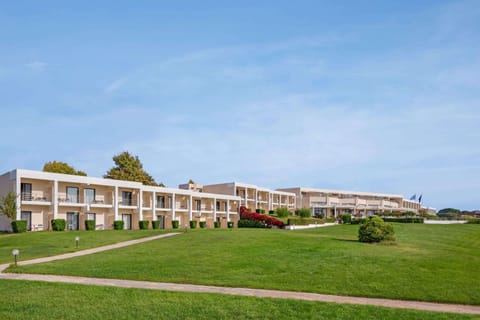 Property building, On site