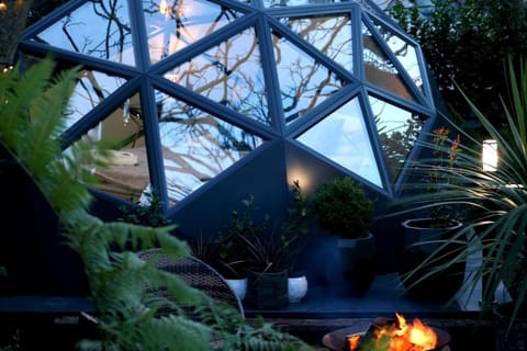 Romance - Stargazing - Hot tub & sauna! House in England